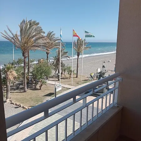 Primera Linea De Playa A 10 Min Estepona *